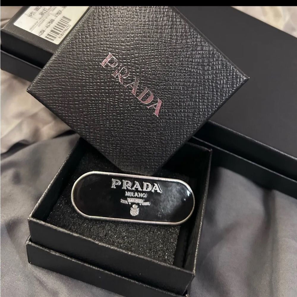 Authentic PRADA Logo hair clip - Picture 7 of 8